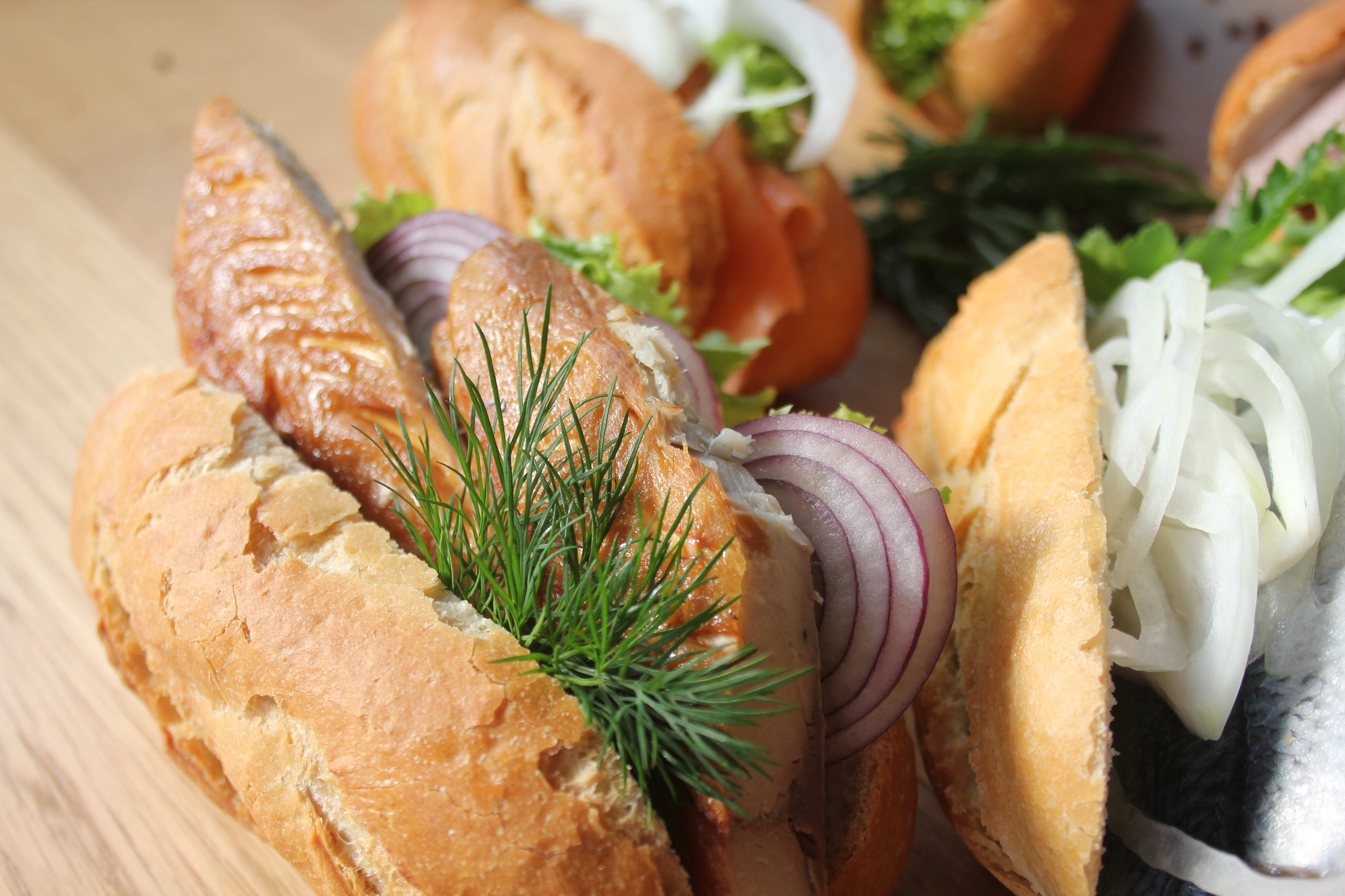 Frisch belegte Fischbrötchen in Grömitz